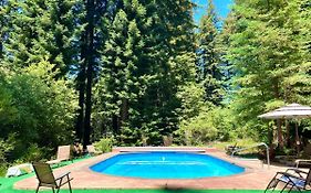 The Paradise Retreats